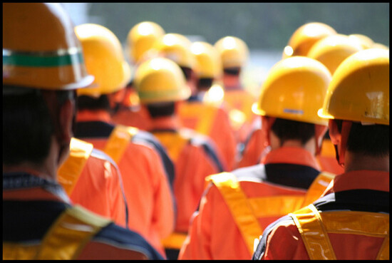 What labour experiences and common struggles migrant and local workers share across European countries? Recommendations for policymakers and practitioners